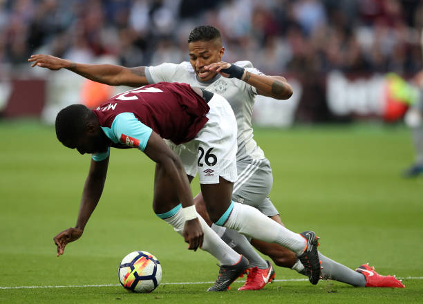 龙先拔头筹 龙先拔头筹